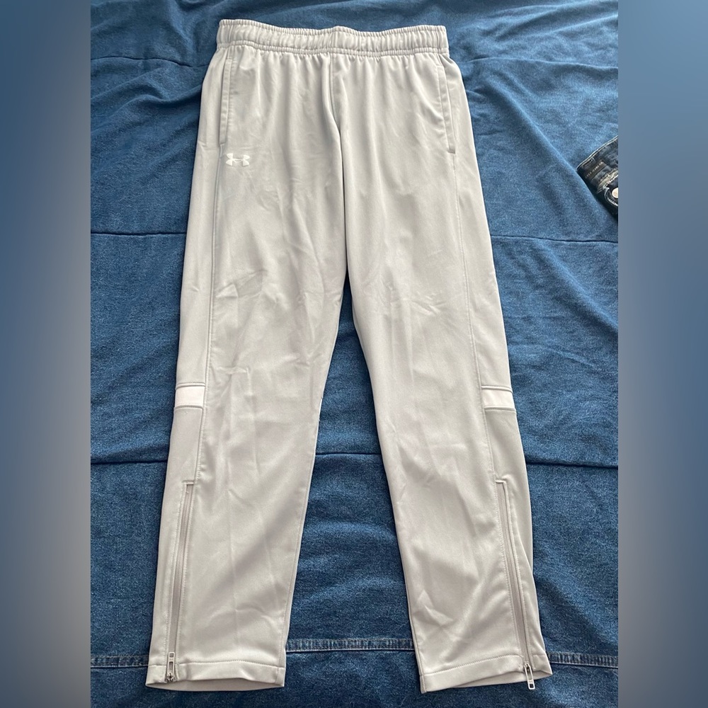 Grey under Armour joggers